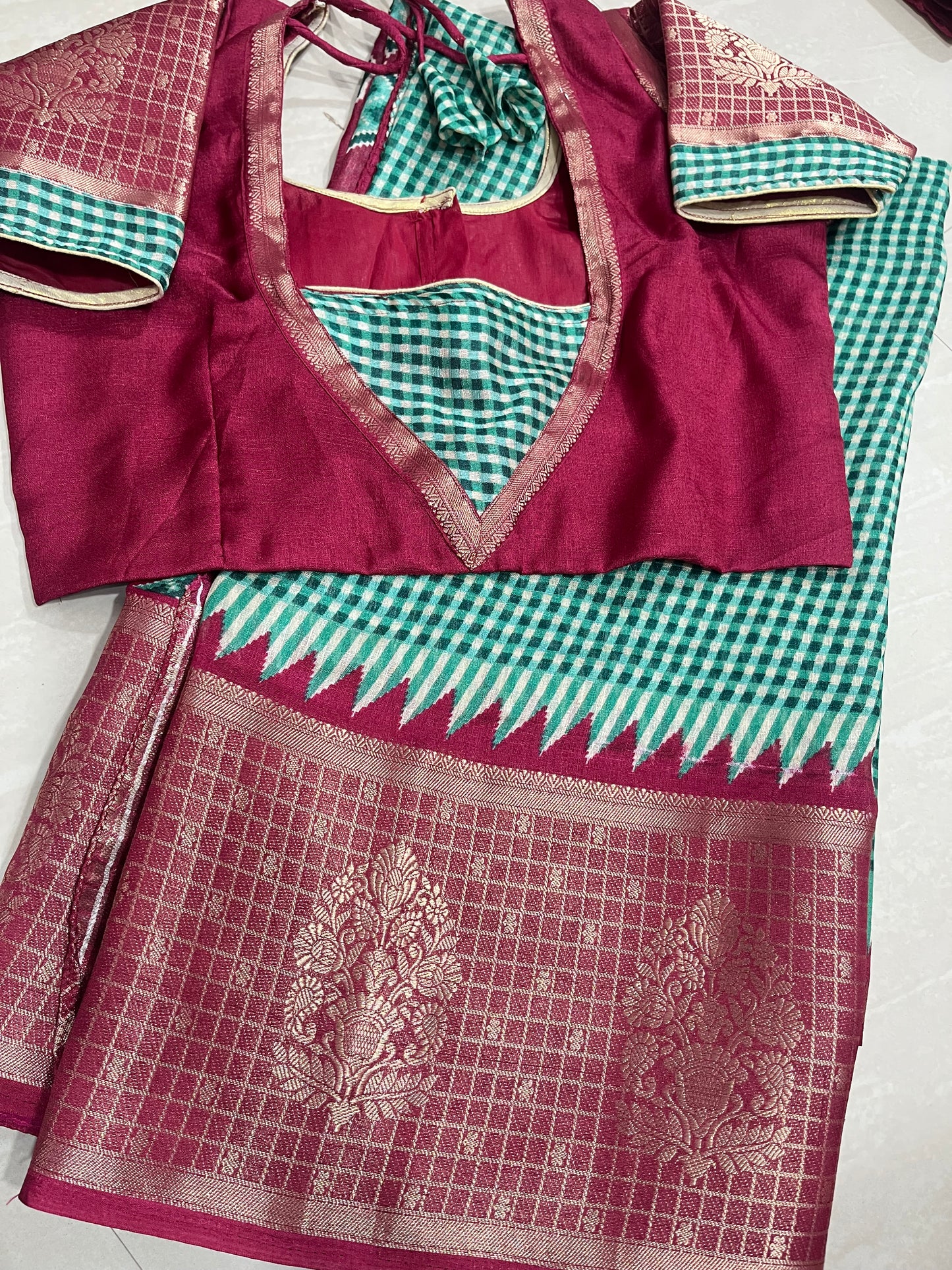#jutesilksaree #softfabric #patternblouse #normal stitching