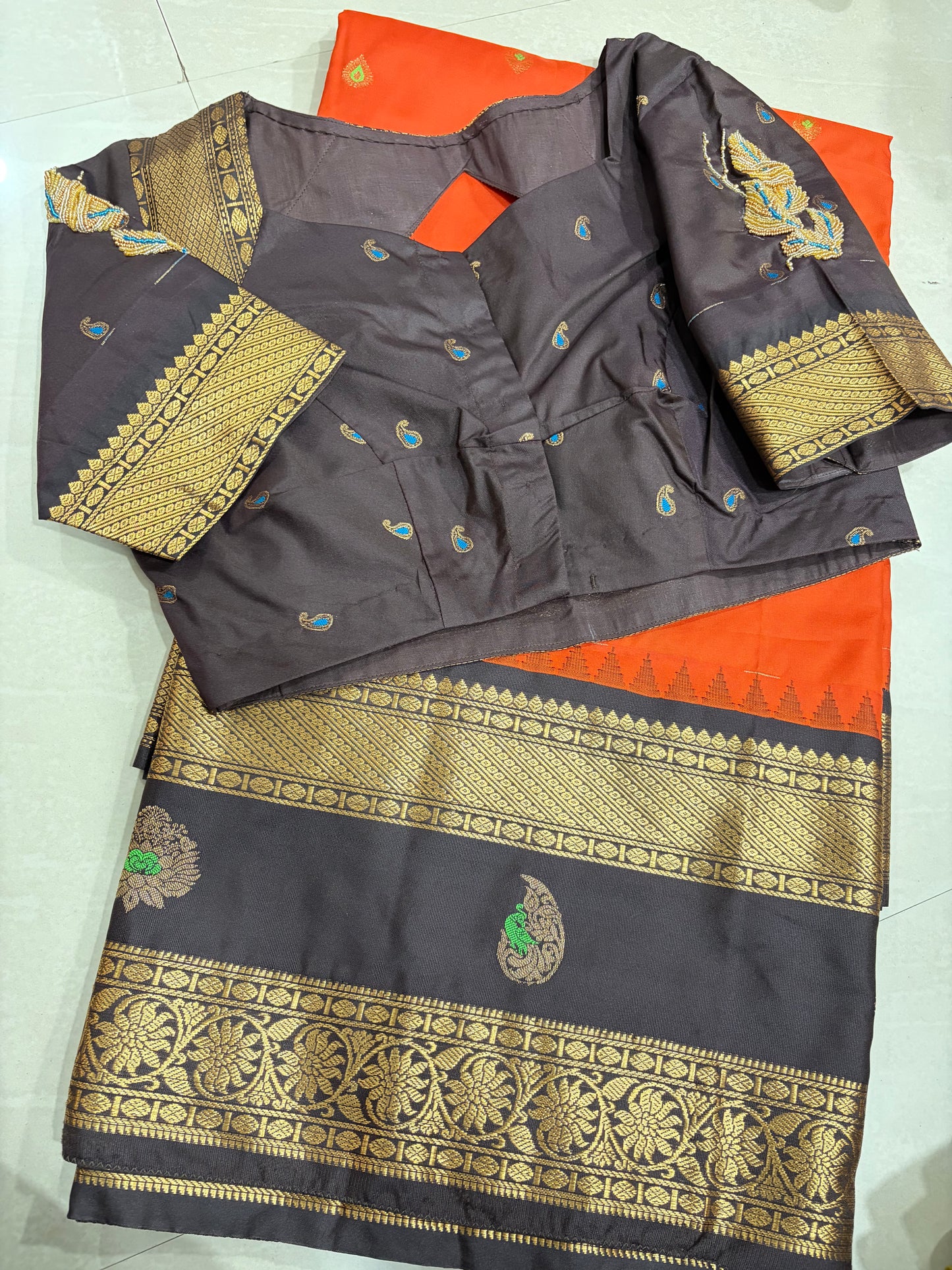 #gadwalsaree #pattusaree #patternblousewith maggam