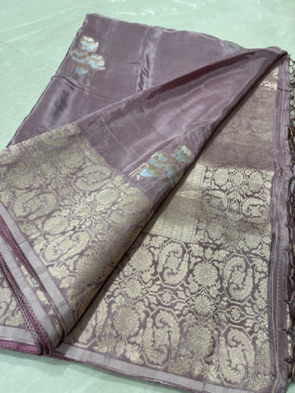 #uniquedesigns#mushroosilksaree #banarasisaree #magggamblouse