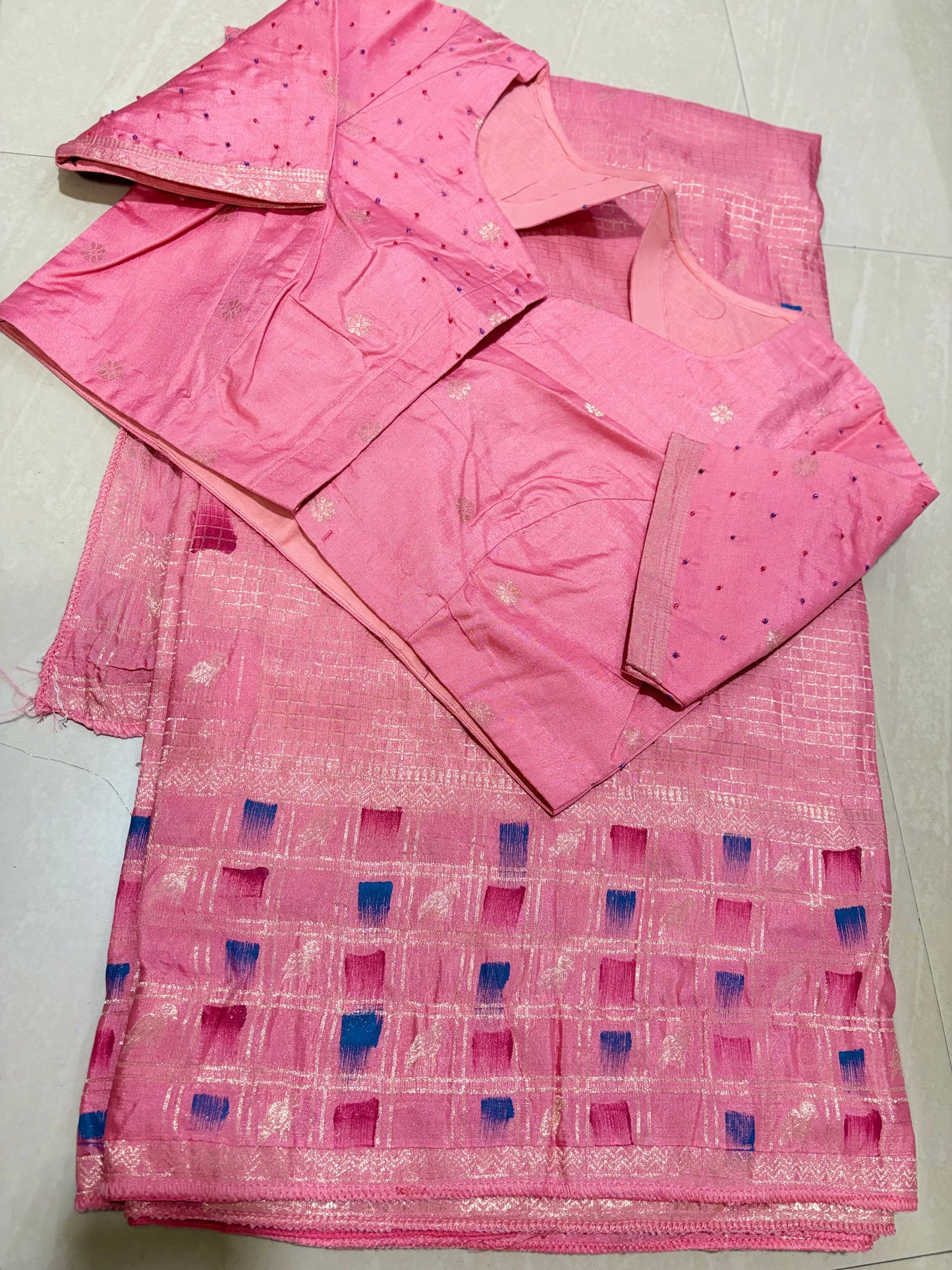 #glassgeorgettesaree #designerblouse #sareewithbrushpaint