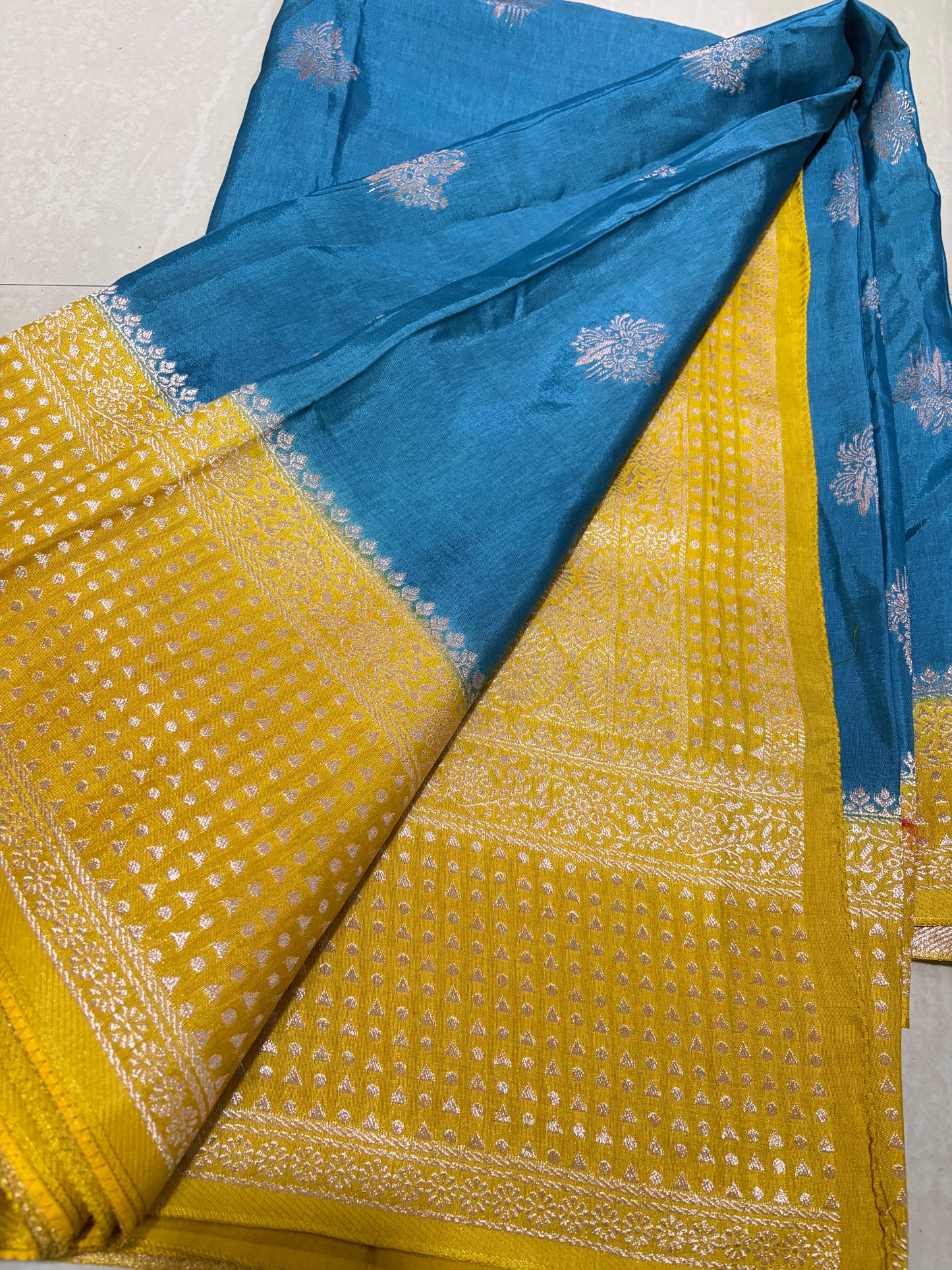 #banarasmushroosilksaree #maggamblousepattern
