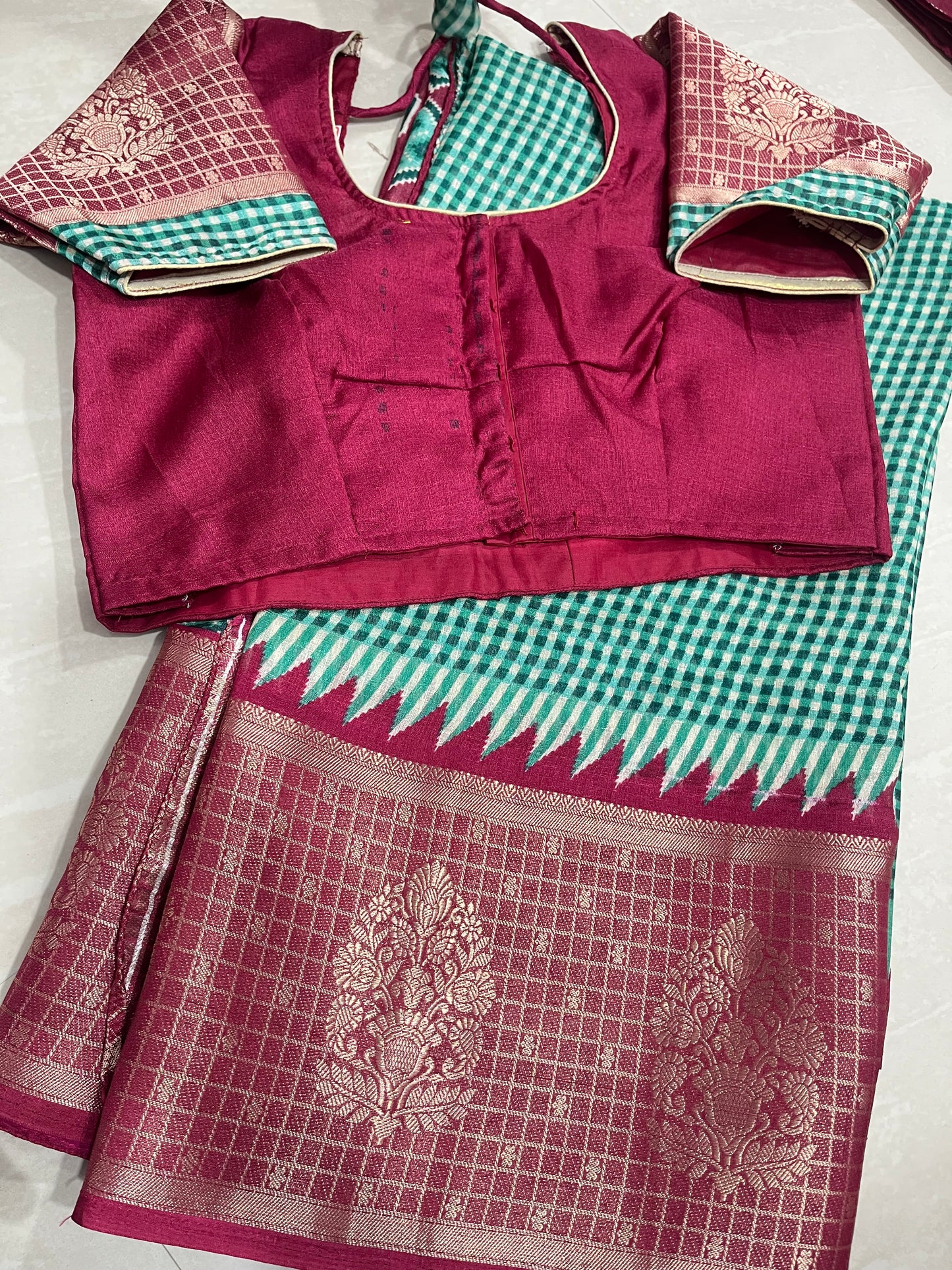 #jutesilksaree #softfabric #patternblouse #normal stitching