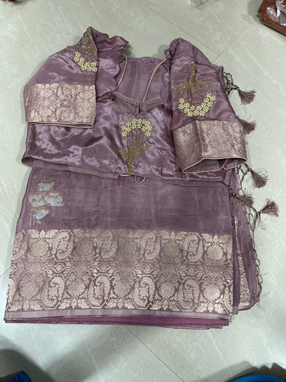 #uniquedesigns#mushroosilksaree #banarasisaree #magggamblouse