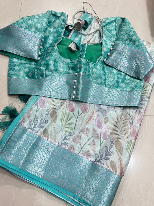 #banarastissuesaree #designerstyle #softfabric #liteweightsaree