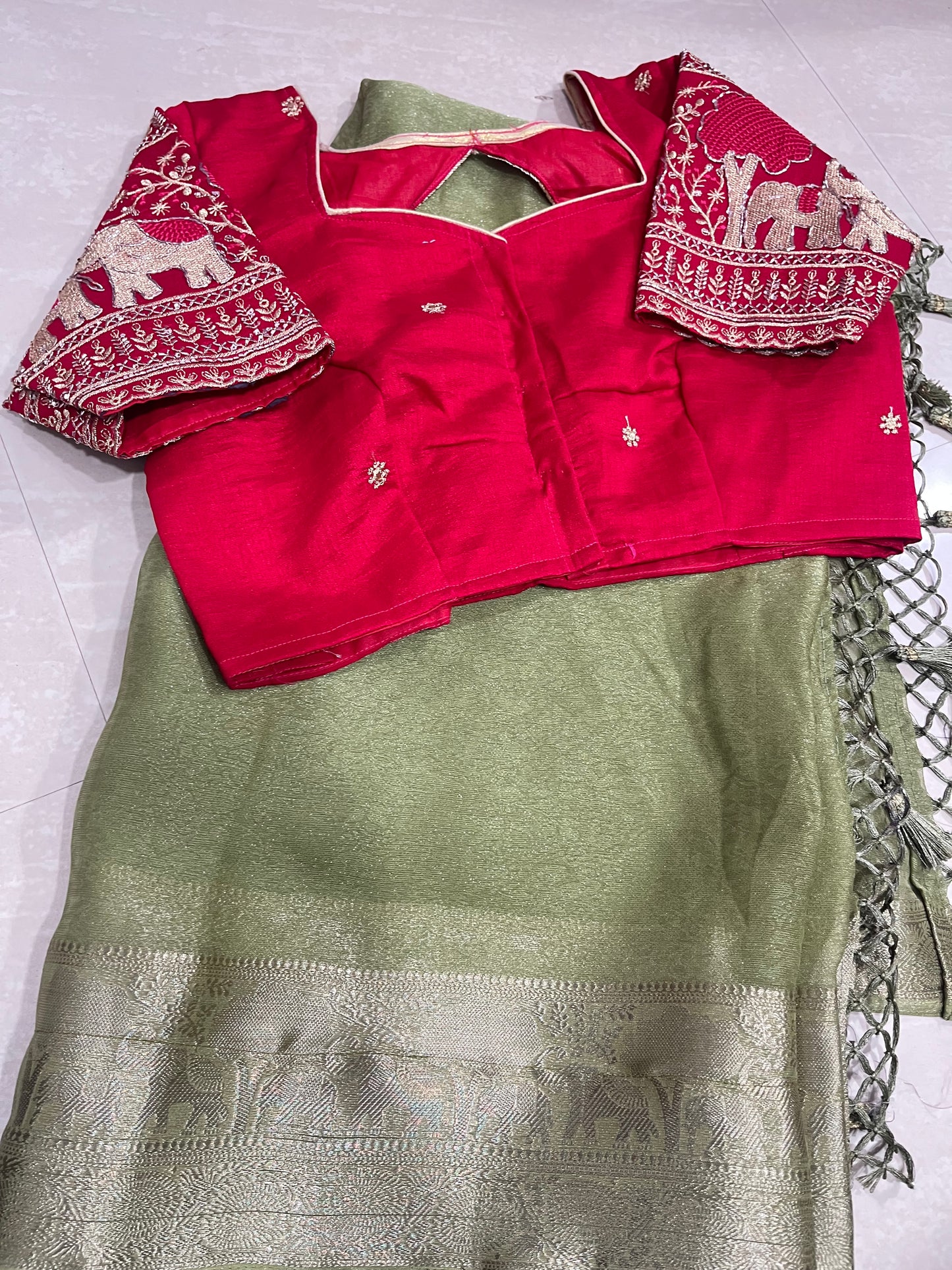 #spacesilksaree #sareewithblouse