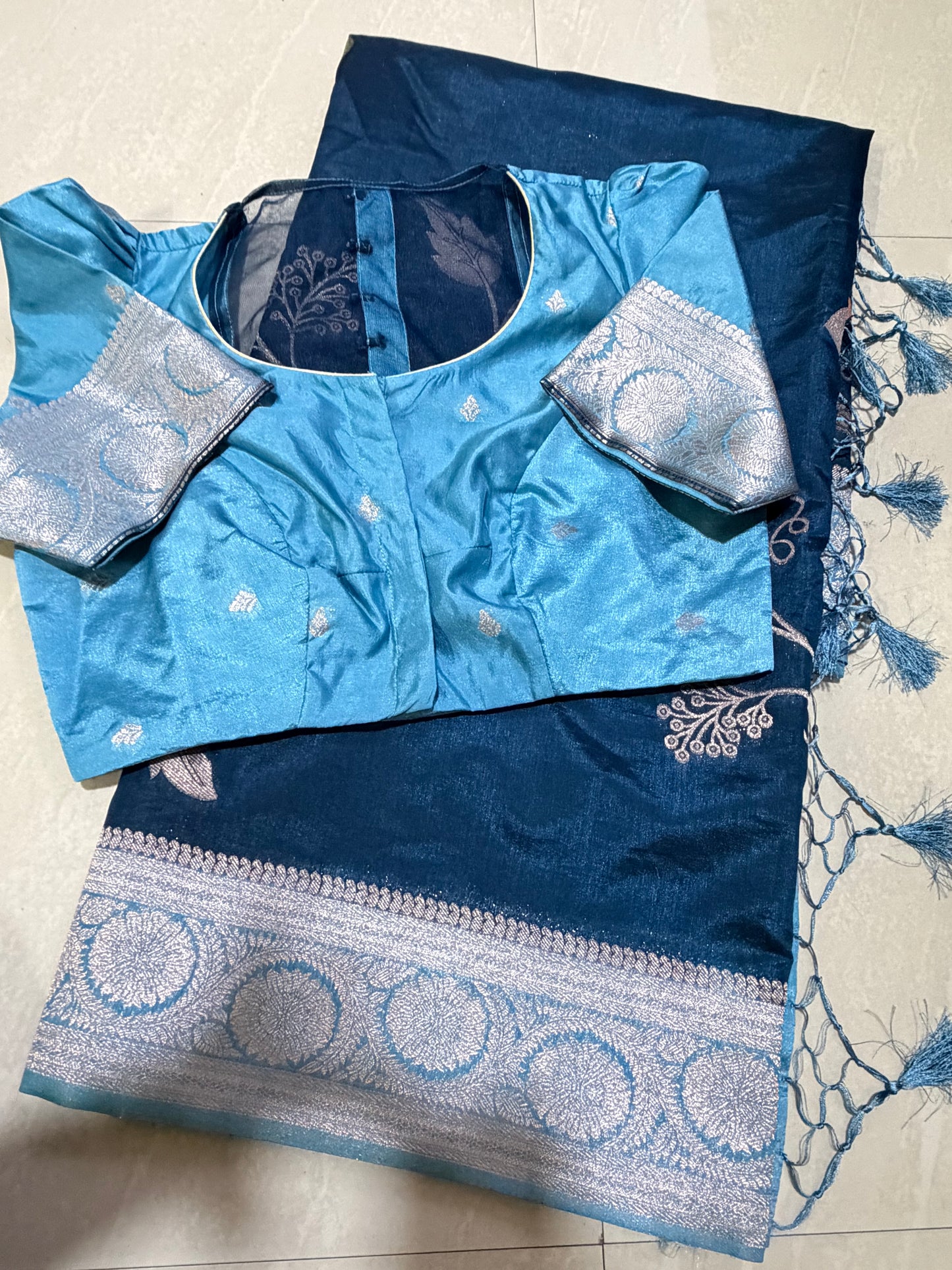 #chinniyasilksaree #partywearsaree