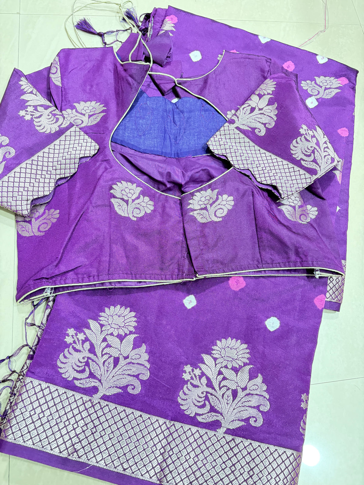 #softmushroosilksaree #bandinidesign #blousepattern