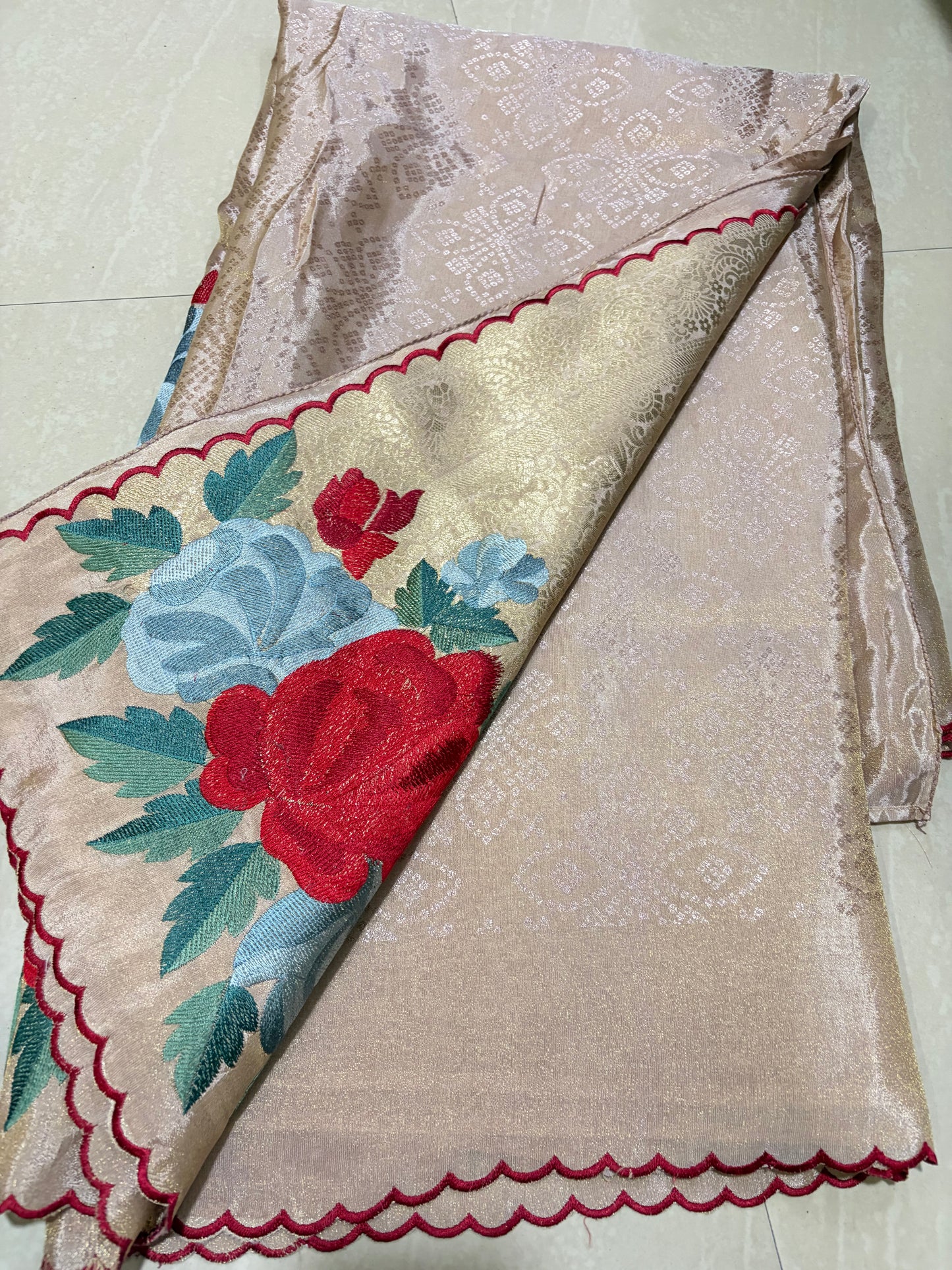 #puretissuesaree #blousepattern #elegantlook