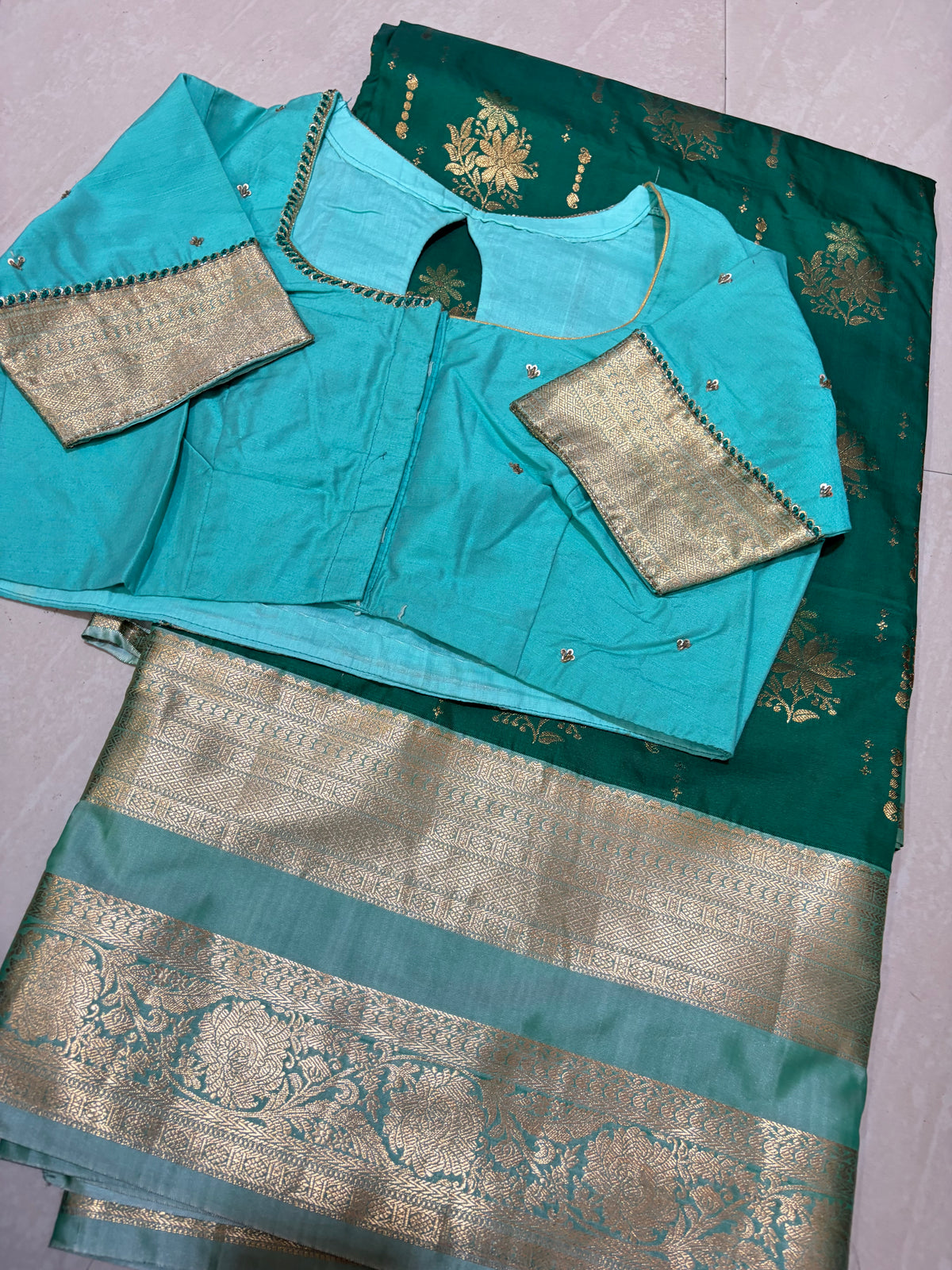 #gadwalpattusaree #maggamblouse