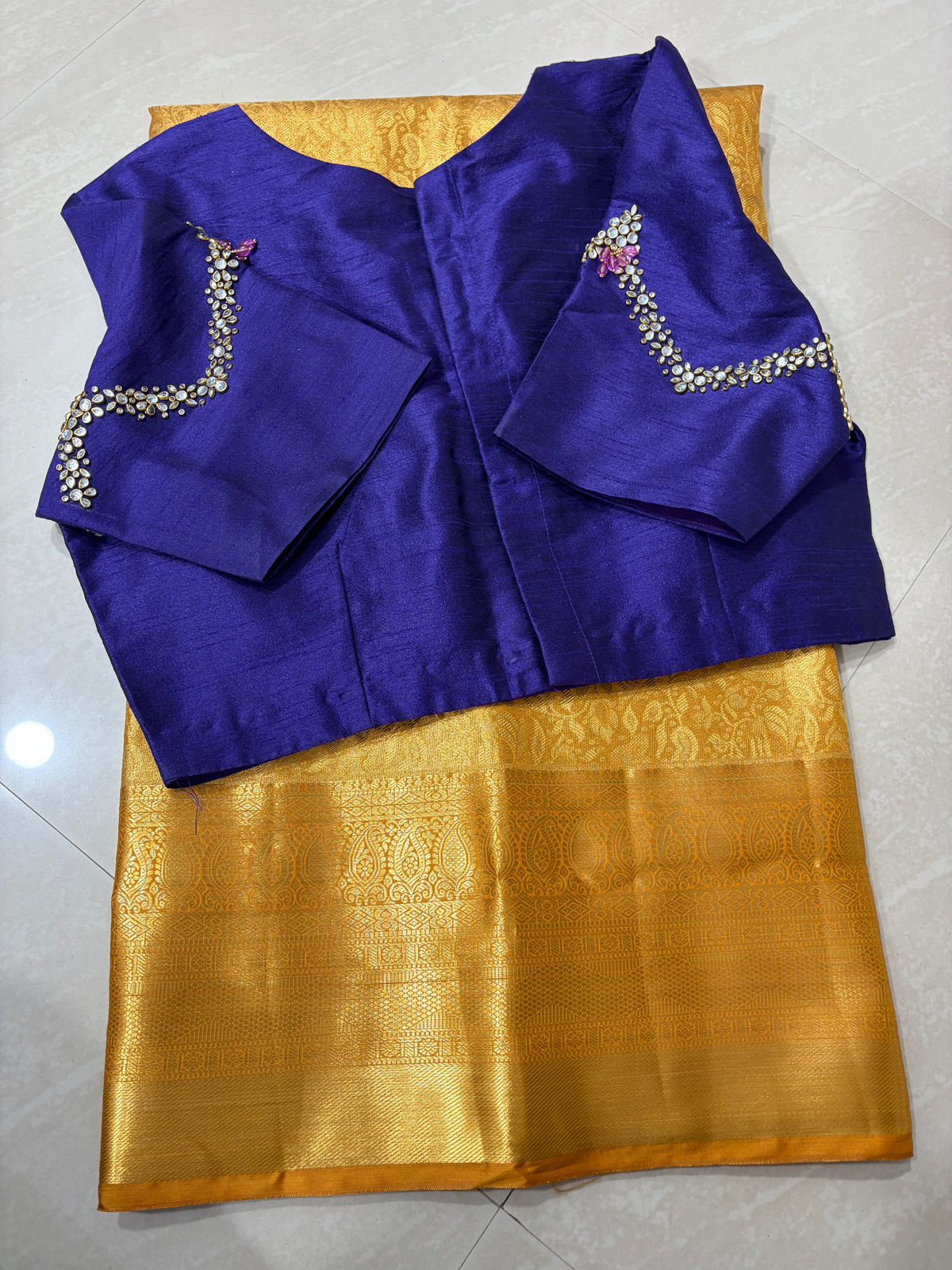 #kanchipattusaree #goldcolour #rawsilksaree #maggamblouse