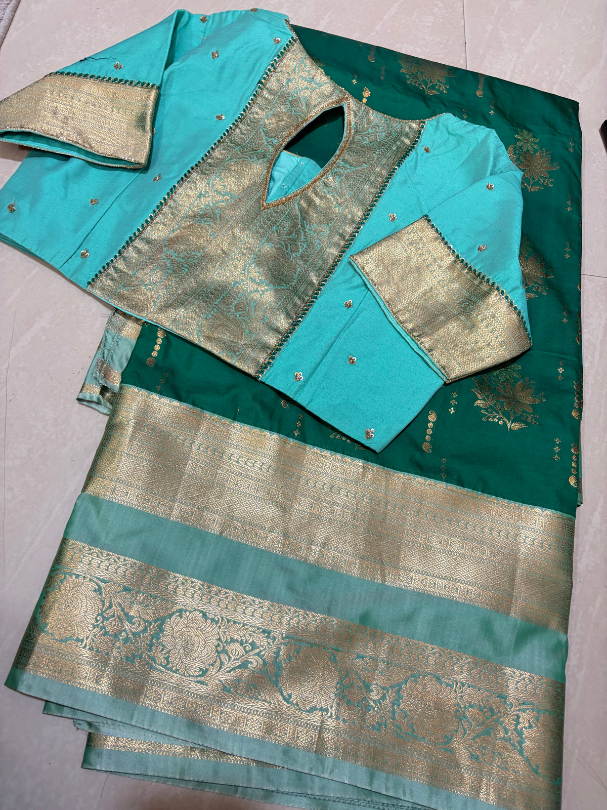 #gadwalpattusaree #maggamblouse