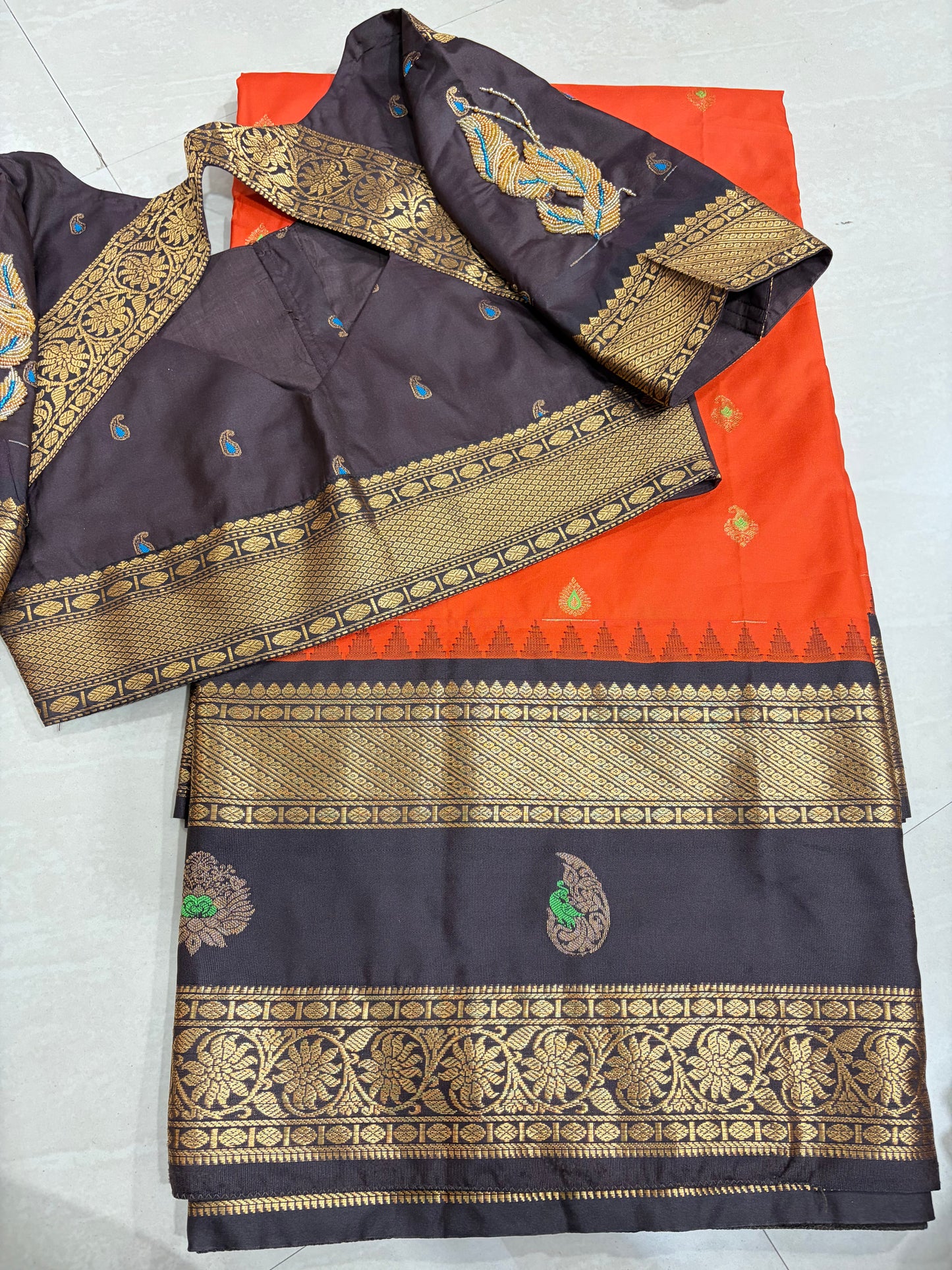 #gadwalsaree #pattusaree #patternblousewith maggam