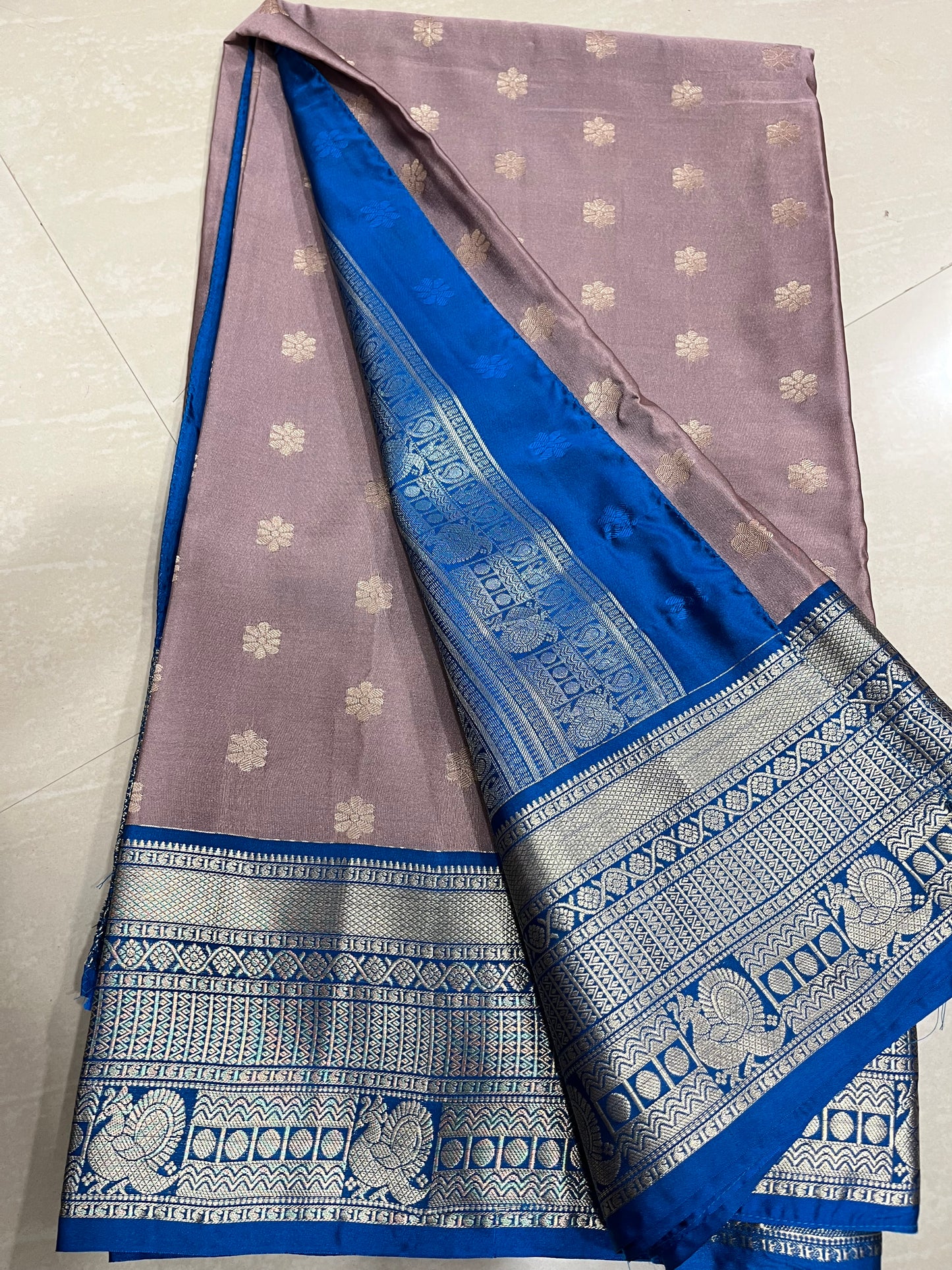 #kanchipattusaree #blousepattern #differentcolour
