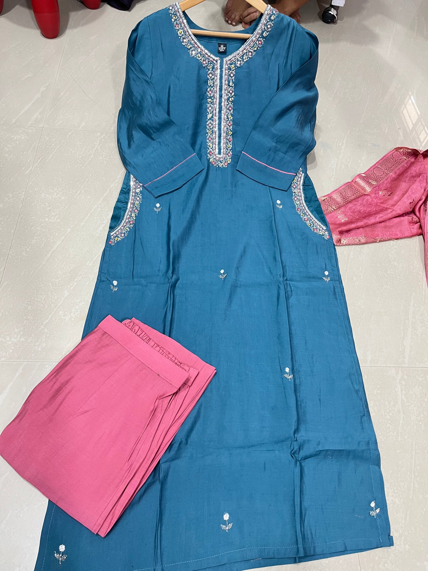 Partywear kurti set